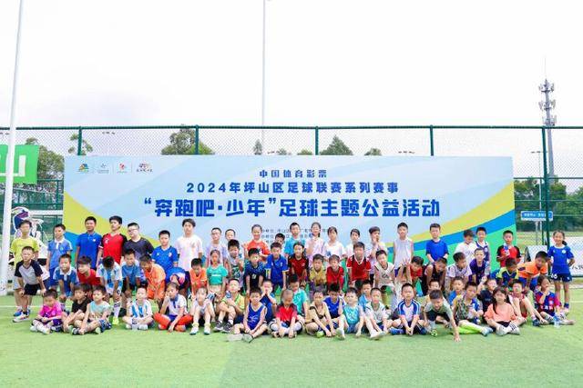澳大利亚主帅：球队在疲劳中仍有进步，年轻球员成长显著